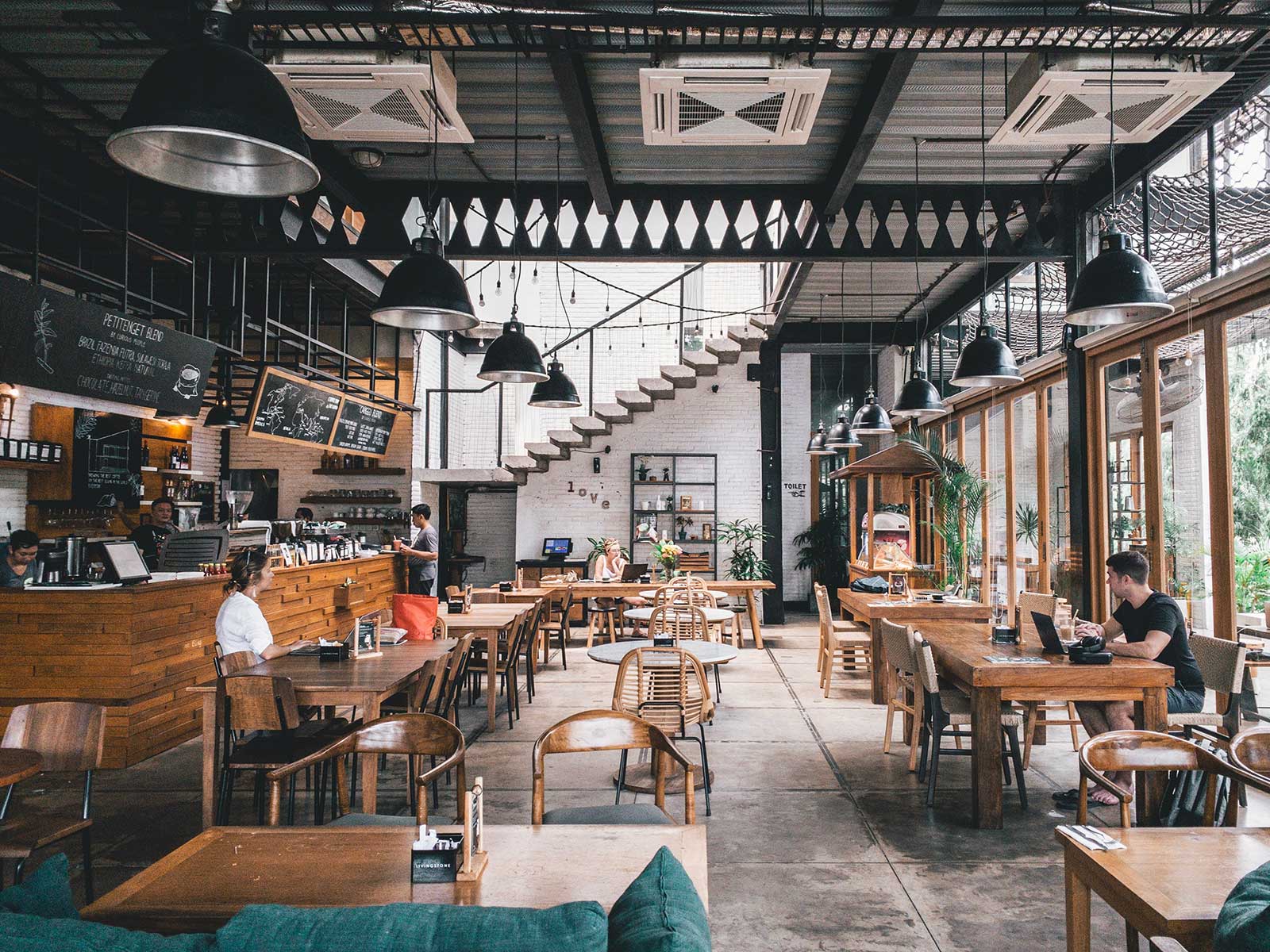 A Better Customer Restaurant Experience: Design Ideas - The MenuStore